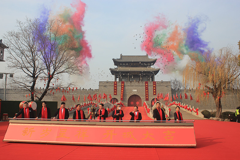 ���M��!�_���f�ų�Ԫ���e�С��_���T��ӭ�´������